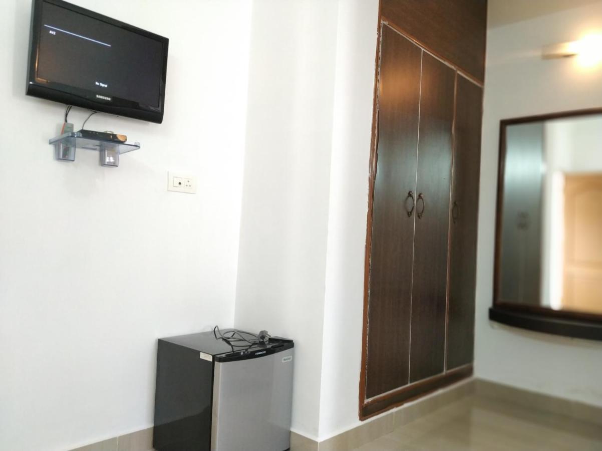 Aum Hotel Puttaparthi Luaran gambar