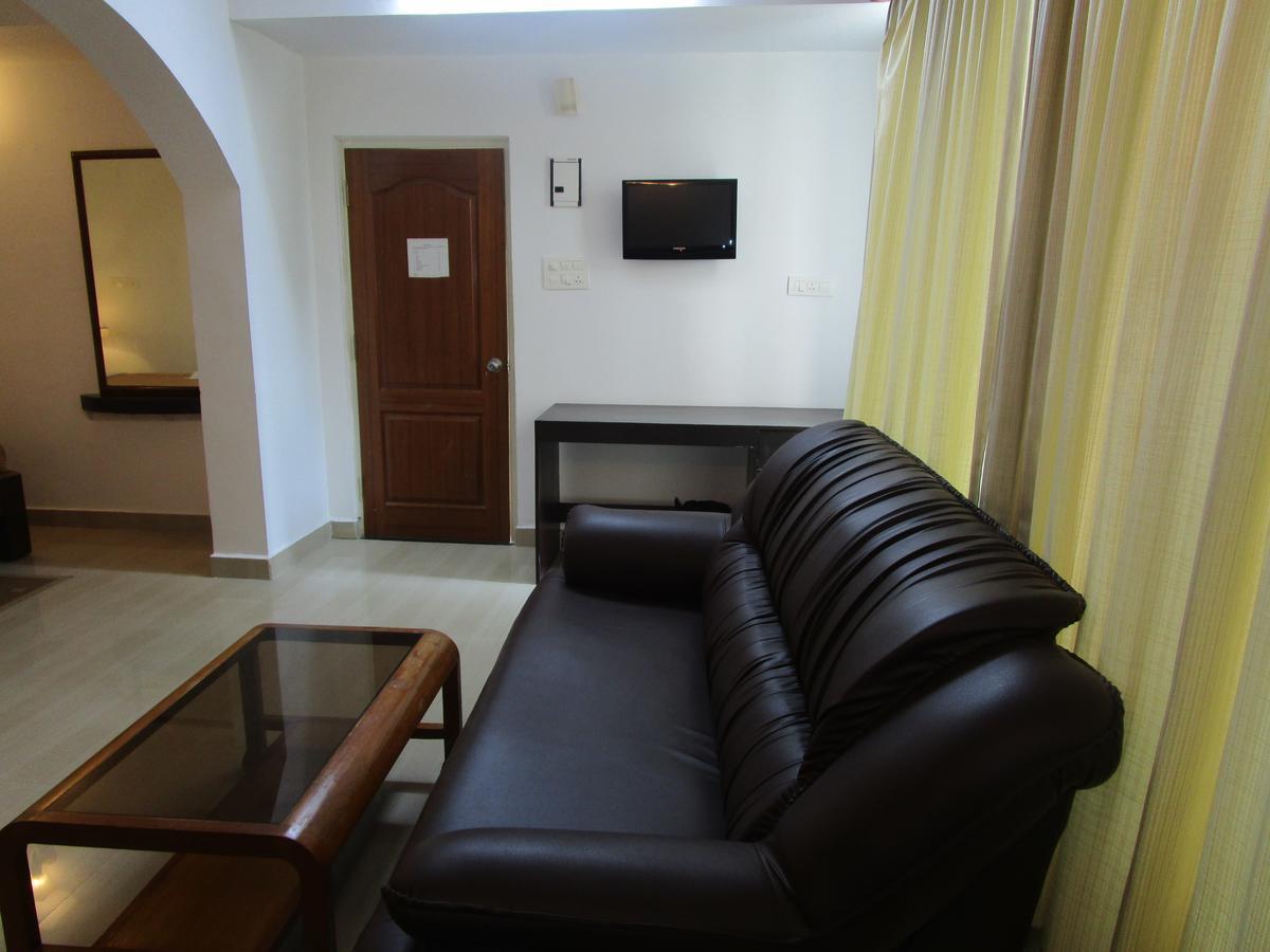 Aum Hotel Puttaparthi Luaran gambar