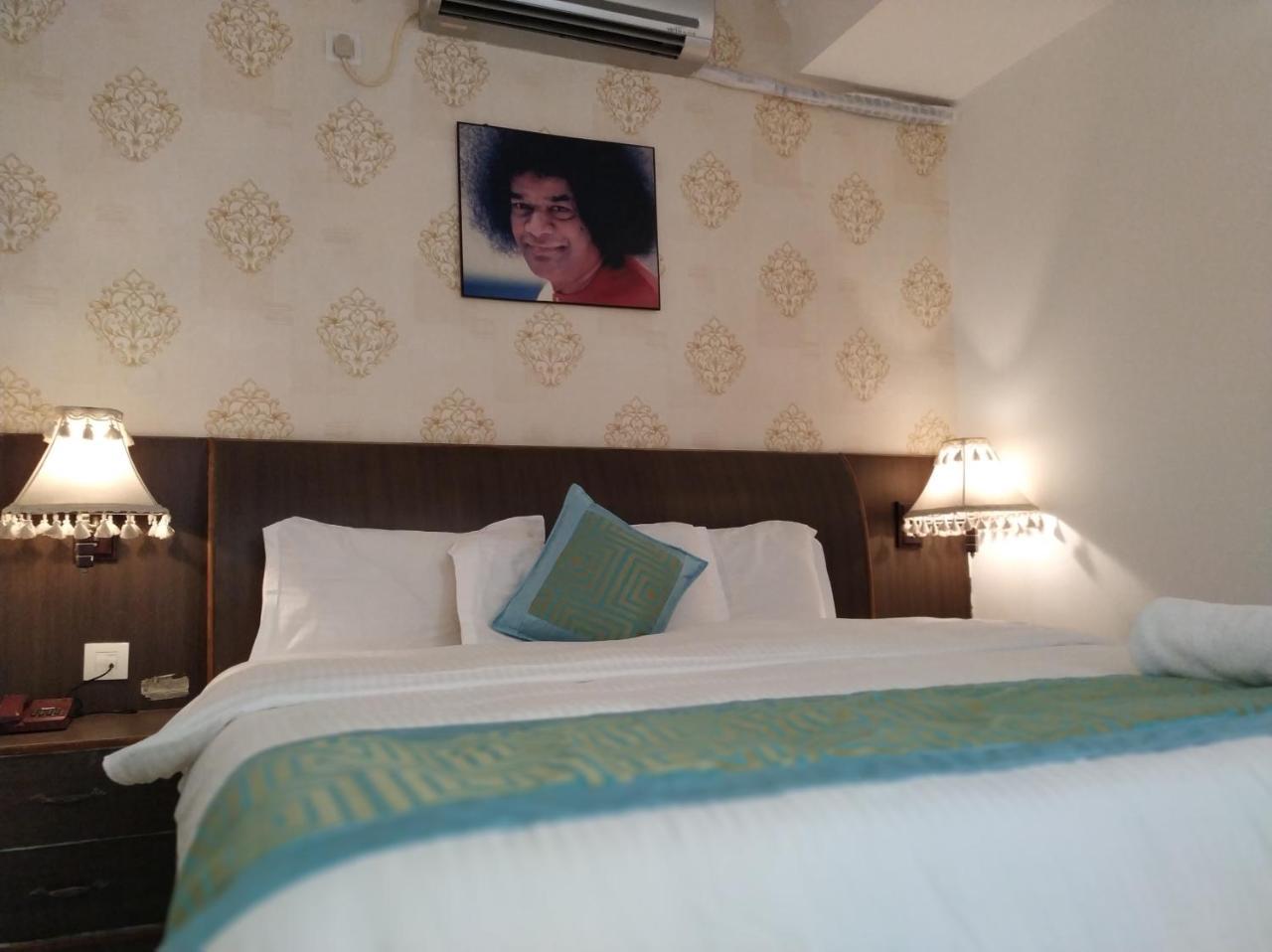 Aum Hotel Puttaparthi Luaran gambar