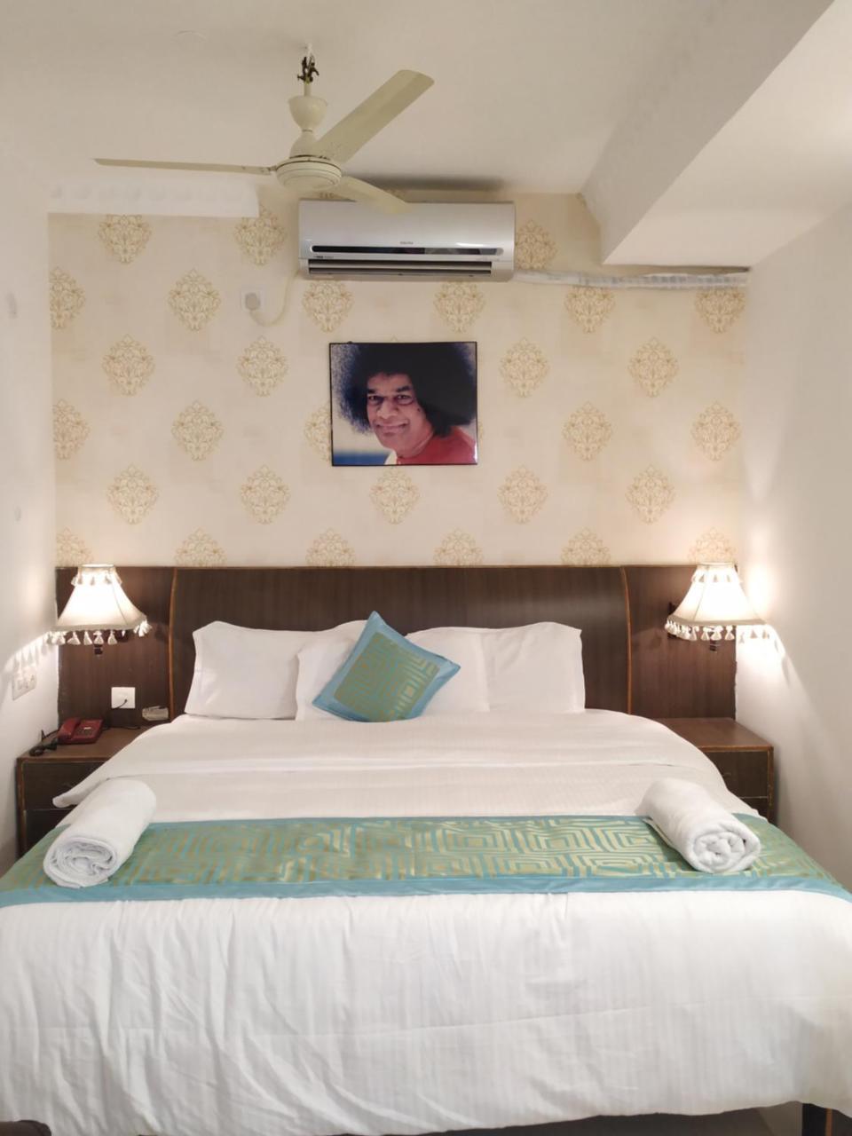 Aum Hotel Puttaparthi Luaran gambar