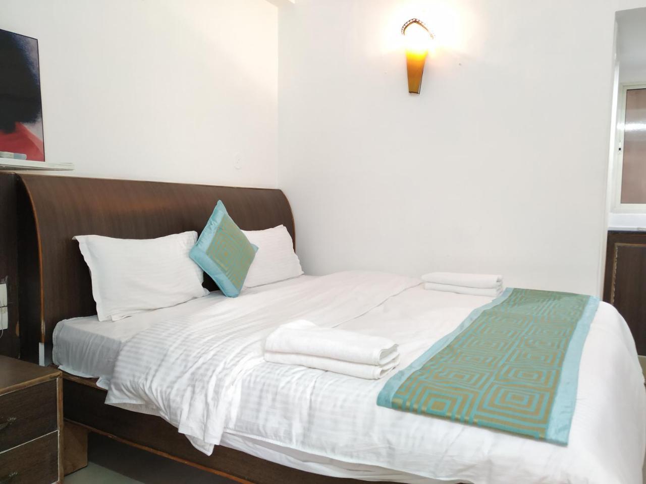 Aum Hotel Puttaparthi Luaran gambar
