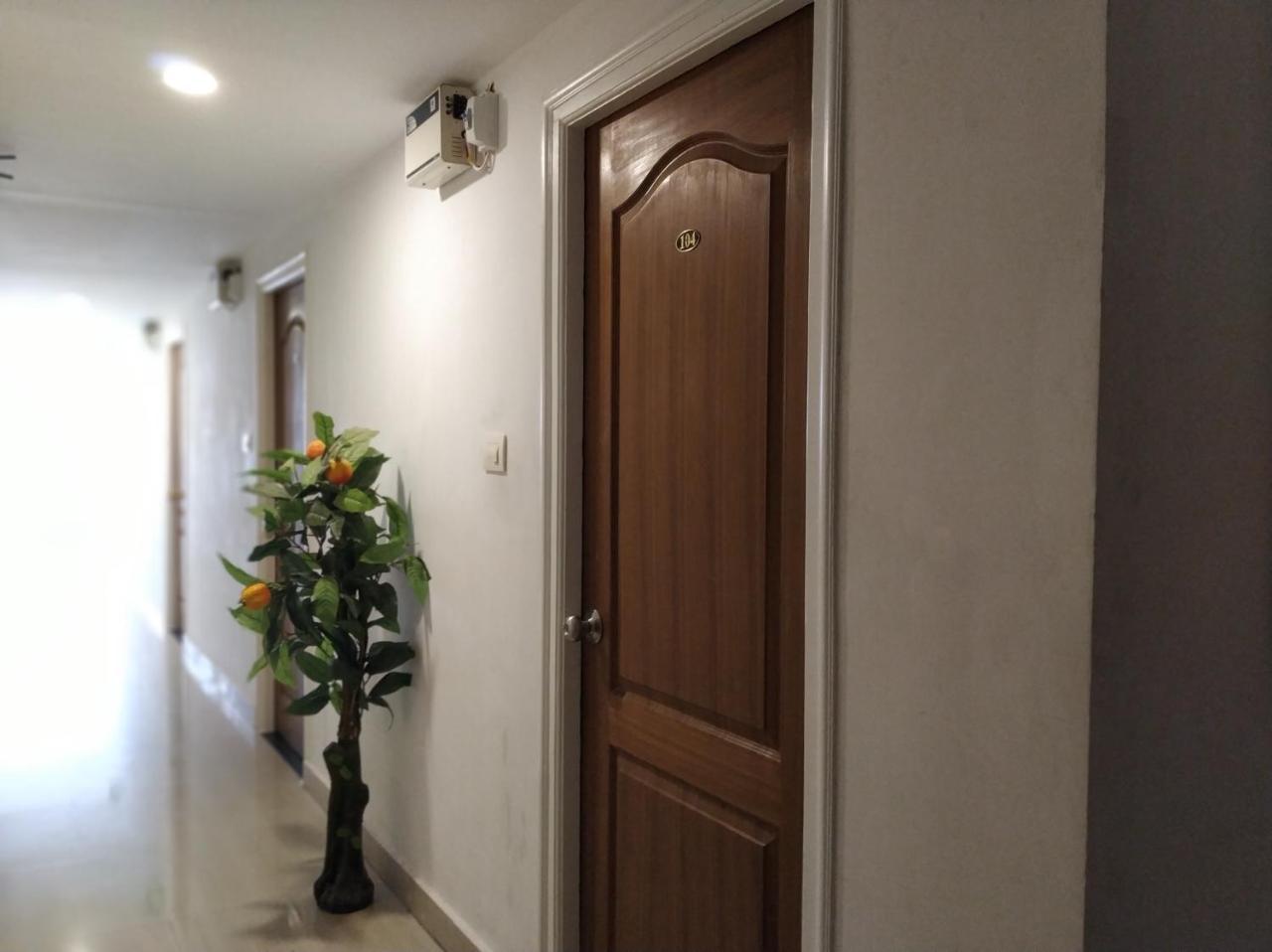 Aum Hotel Puttaparthi Luaran gambar